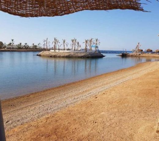 Mirage bay hotel and aqua park