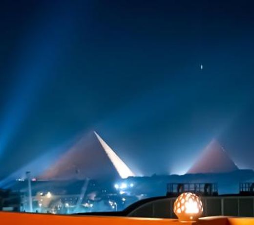 Grand Pyramids In