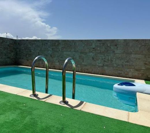 Ático con piscina privada vistas al mar.
