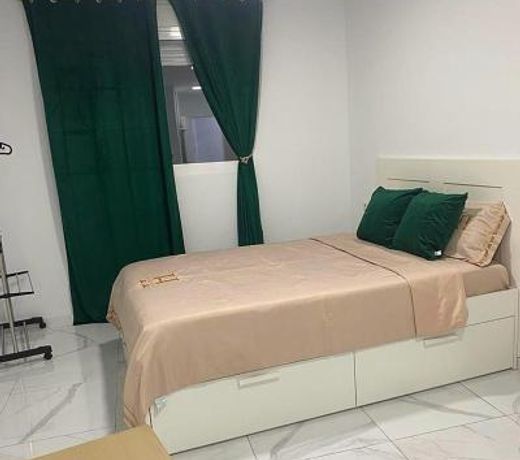 Alojamiento con habitaciones dobles y baño privado
