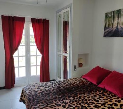 Confortable apartamento con vistas al mar