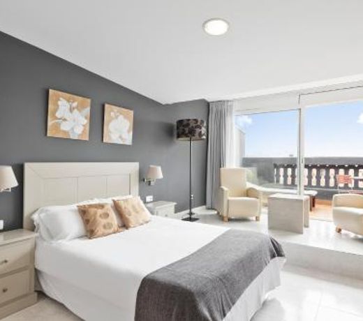 Andreas Apartments
