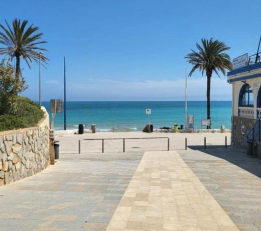 Casa Magdalenka, Mil Palmeras area, 800 m to the sea plus communal swimming pool