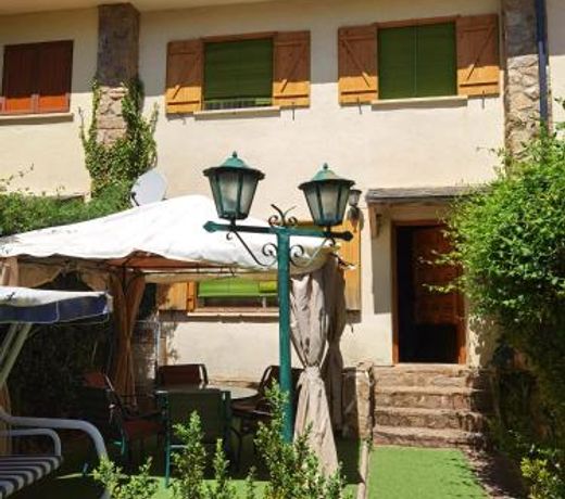 Chalet entero con patio