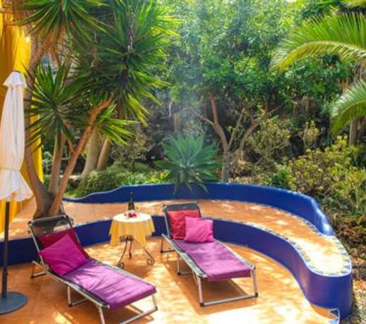 Luna - Finca Manana