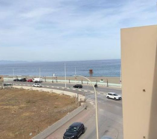 Primera lÃ­nea de playa y Gibraltar a 5 minutos
