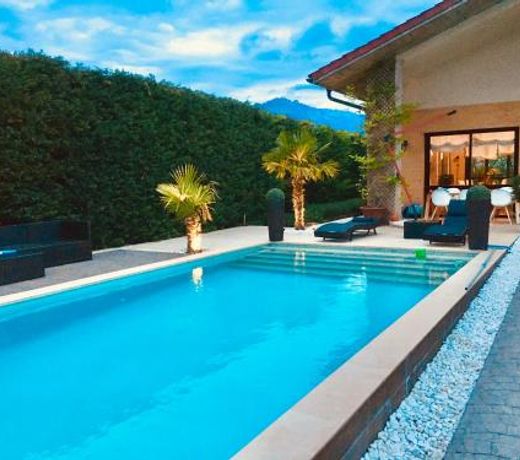 Four Bedroom Chalet with Private Pool in the Heart of Rioja Alavesa