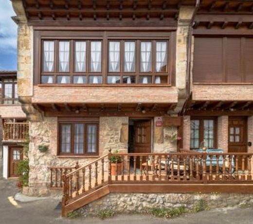 CASA GERRA COMILLAS