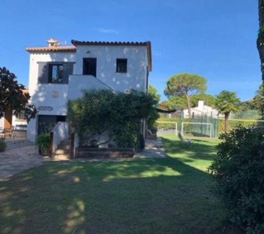 Casa exclusiva, jardÃ­n y piscina privada