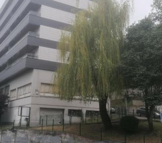 Exclusivo espacio - Parking Gratis