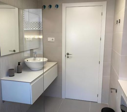 Bonito apartamento a estrenar con aire