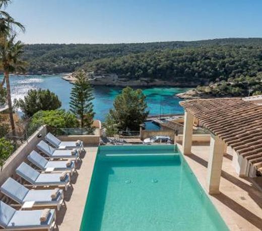 Luxury Villa with panoramic sea views