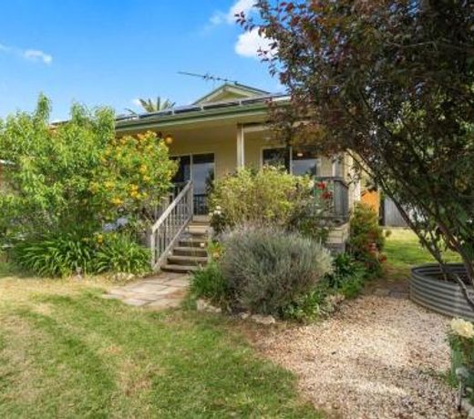 Vineyard in the Valley - Sleeps 4, Vineyard Views