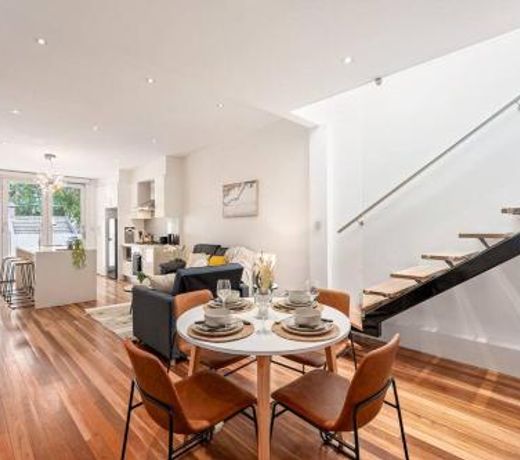 CBD Chic 3 bedroom Stay - Walk to Darling Harbour & Fish Market. (27)