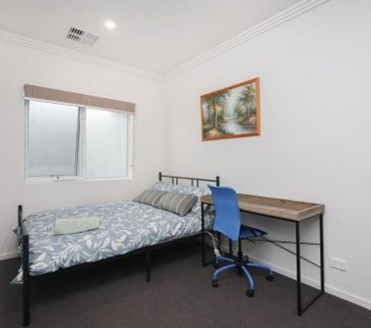 Brand new house 1double size private bedroom 7min to beach