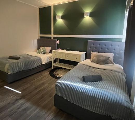 Hillston Motel