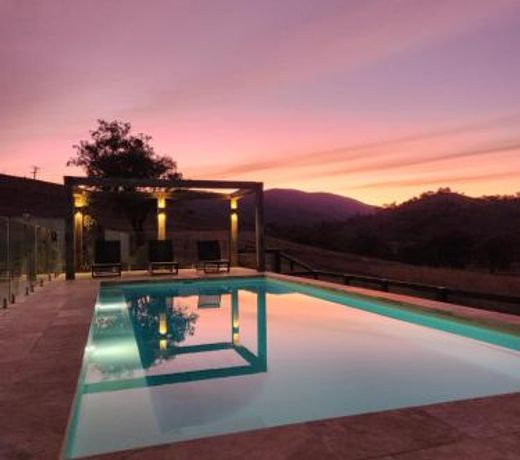 The Barn - Unique Luxury Stay