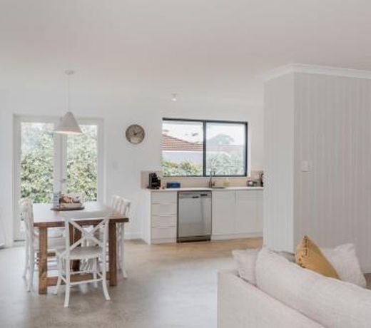 Stylish Coastal Cottage Middleton Beach