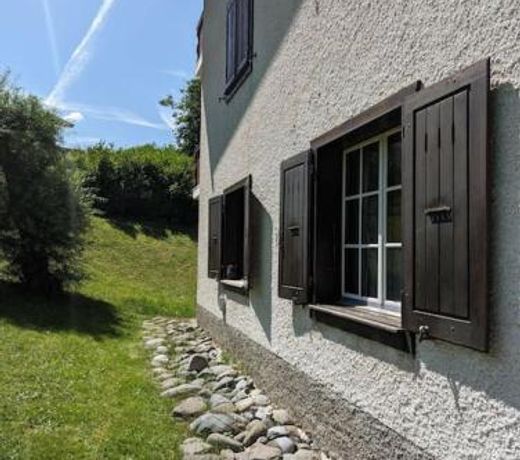 Rare, quite & centered Apartment with Garden & Fireplace
