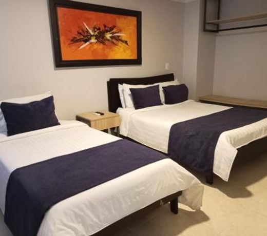 HOTEL PLAZUELA REAL