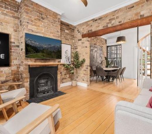 Ultimo l Renovated 2 Bedroom House With Rooftop Balcony