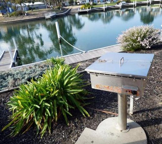 Captains Cove Resort - Waterfront Apartments