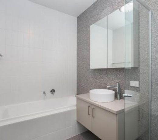 Private room single bed close to beach 7min