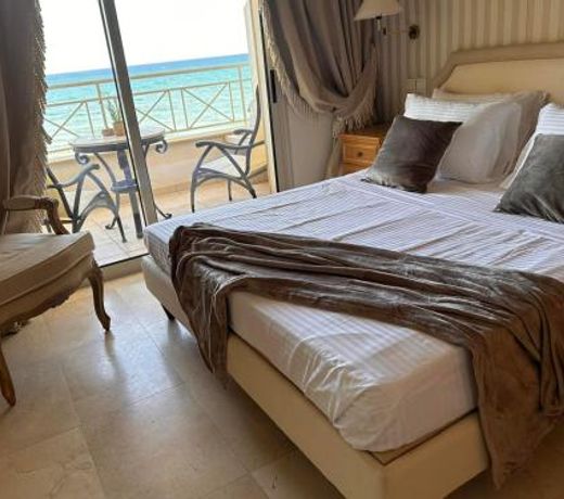 Quattro Sea View Beachfront Ap 4