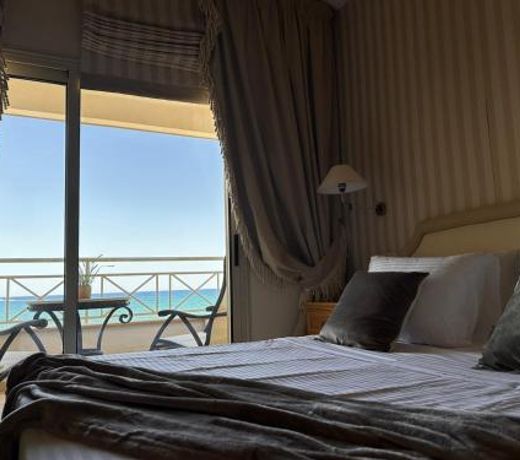Quattro Sea View Beachfront Ap 4