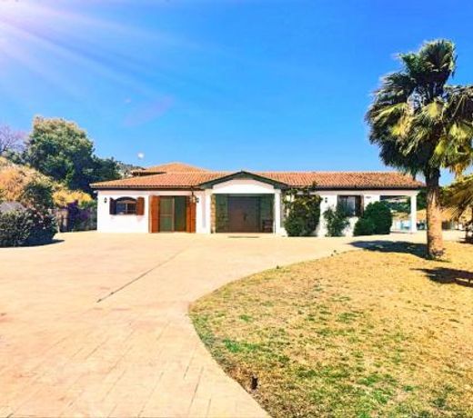 Beautiful Home - Luxury Villa where you can party