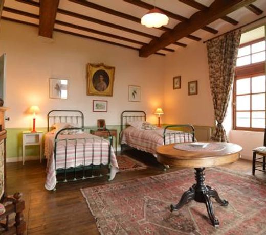 Gorgeous Mansion with Pool in Saint Paul du Bois