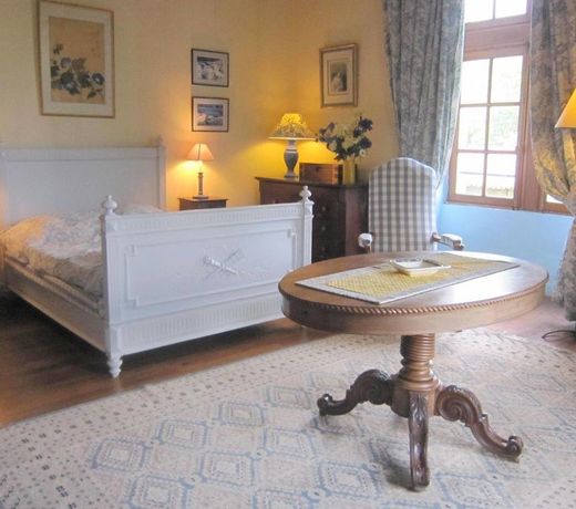 Gorgeous Mansion with Pool in Saint Paul du Bois