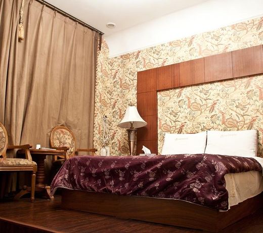 Carlton Hotel