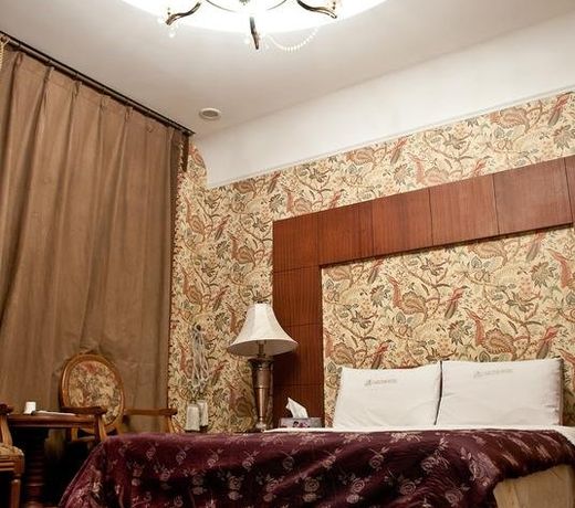 Carlton Hotel