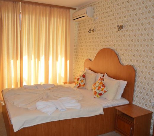 Family hotel Deykin