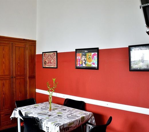 Lemmy Hostel Boutique