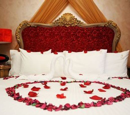 Q Hotel