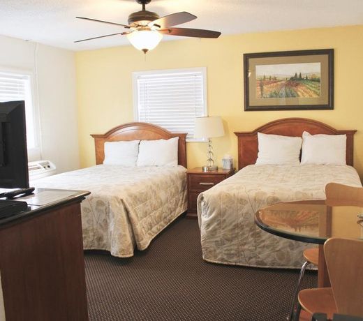 Vineyard Valley Inn