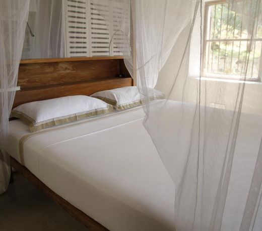 Siri Wedamadura Villa by Colonial Villas in Sri Lanka