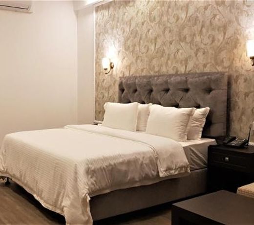 Hotel Green Court