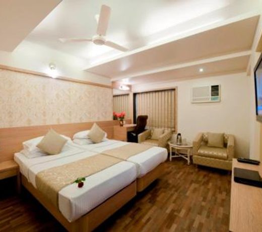 Rajhans Hotel