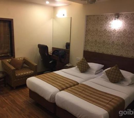 Rajhans Hotel
