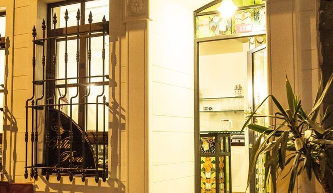 Villa Pera Suite Hotel