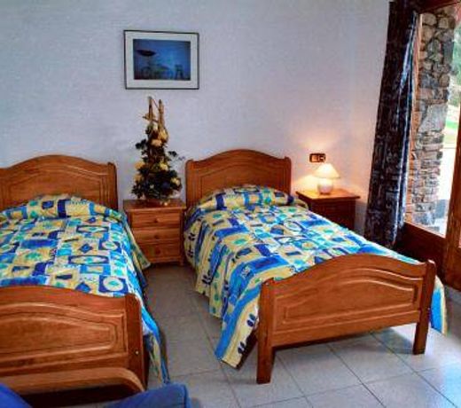 Hotel Crest