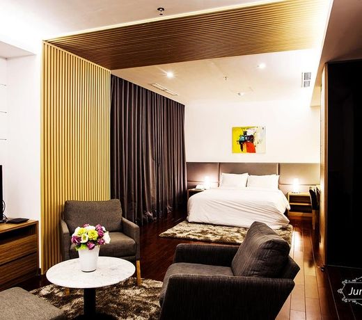 Charm Suite Saigon