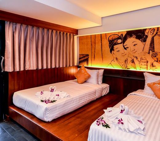 Lap Roi Karon Beachfront