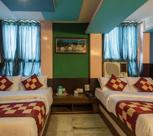 Hotel Abhiraj Palace