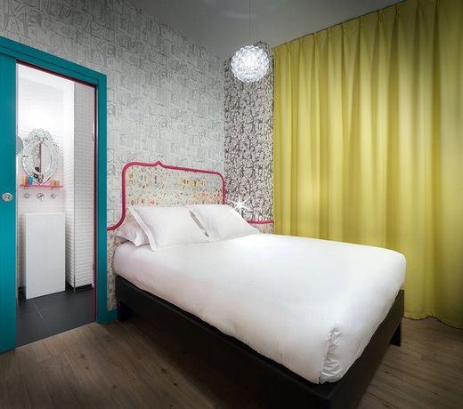 Hôtel Crayon Rouge by Elegancia