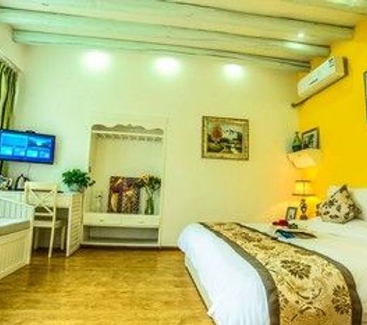 E-outfitting Boutique Hotel