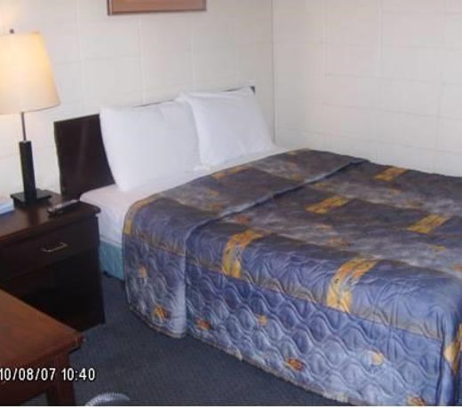 Queensway Court Motel